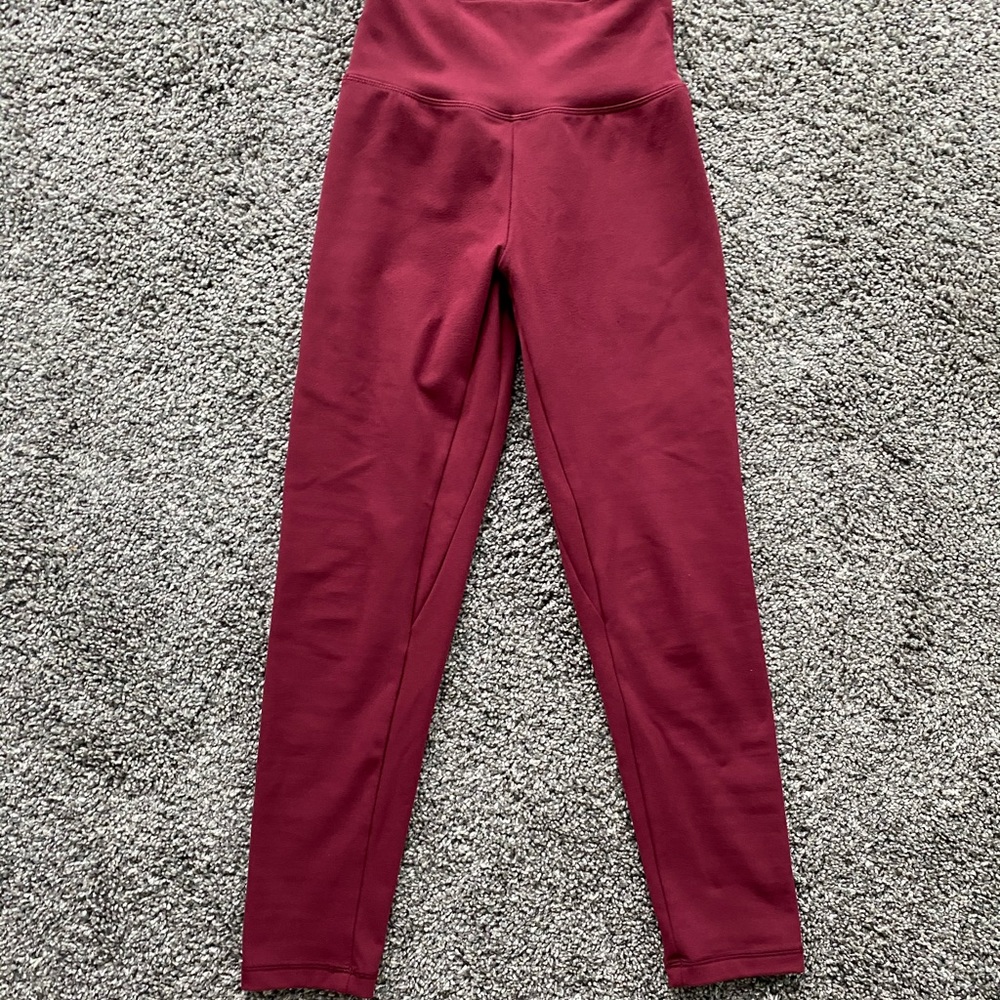 Ptula Mayra Plush Cranberry 23”